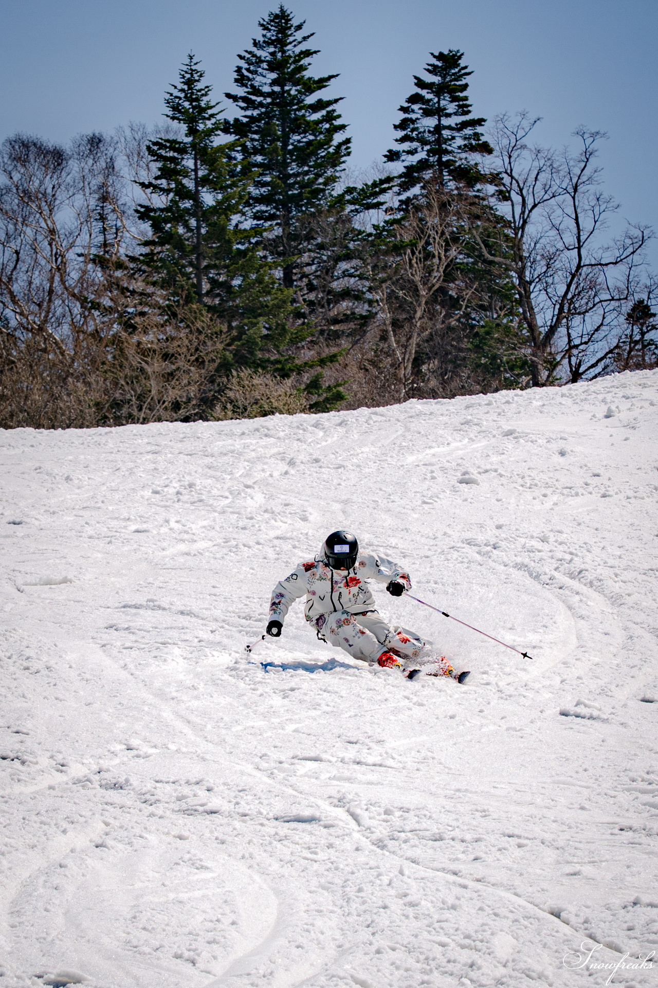 キロロリゾート｜ポカポカ陽気で絶好の春スキー日和♪こんな日は、みんなで思いっきり春雪を満喫しましょう！